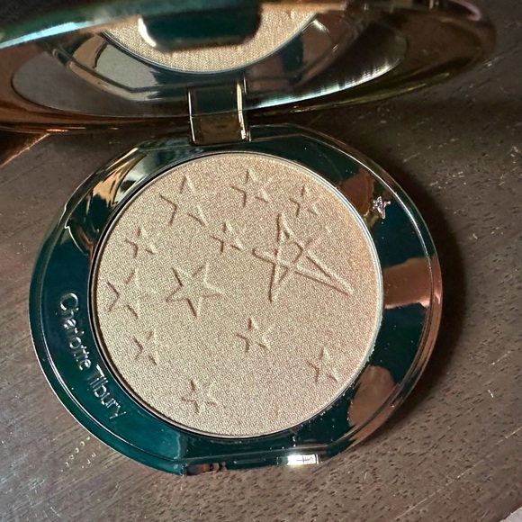 Charlotte Tilbury Hollywood Glow Glide Face Architect Highlighter in Gilded Glow - Picture 8 of 9